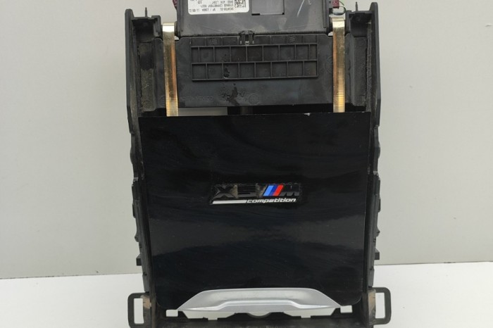 Ornament consola centrală BMW X5 G05 2022 OEM: 5A34FD9,9399863,6810497 31257252