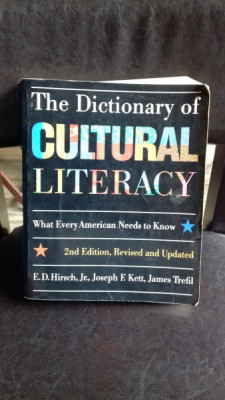 THE DICTIONARY OF CULTURAL LITERACY - E.D. HIRSCH foto