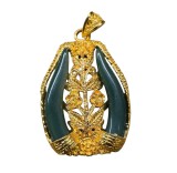 PANDANTIV DIN METAL CU FINISAJ AURIU ȘI RĂȘINĂ VERDE