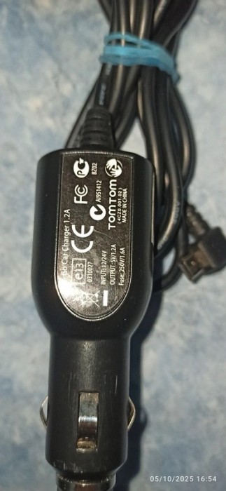 Incarcator auto Gps Tomtom miniusb Perfect functional, poze reale, are mufa miniusb.