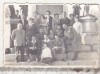 Bnk foto Fotografie de grup la Monumentul Vanatorilor Ploiesti - anii `60 -`70, Alb-Negru, Romania de la 1950