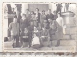 Bnk foto Fotografie de grup la Monumentul Vanatorilor Ploiesti - anii `60 -`70, Alb-Negru, Romania de la 1950