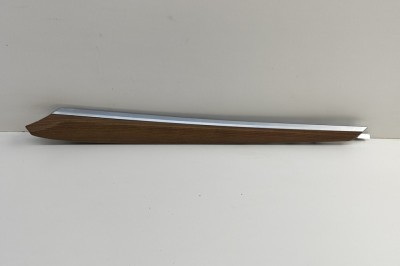 Ornament panou ușă dreapta față TESLA MODEL Y 2022 OEM: 1641810-00-B 30468822 foto