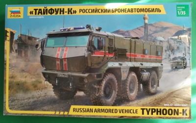 Kit RUSSIAN ARMORED VEHICLE TYPHOON-K FIRMA ZVEZDA Cod 3701 Scara 1/35 DIORAMA MACHETA FIGURINE ASAMBLARE HOBBY WWII SOLDAȚI GERMANI AMERICANI RUȘI foto