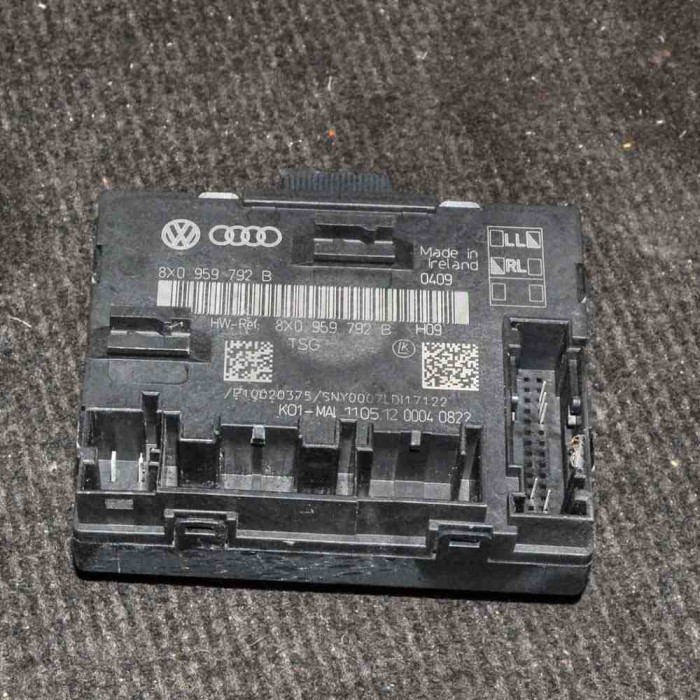 Modul de control ușă dreapta față AUDI Q3 8U 2011 OEM: 8X0959792B 2149863