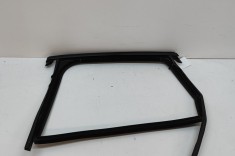Bandou superior ușă st&acirc;nga spate PORSCHE MACAN 95B 2014 OEM: 95B839431,95B.839.431 | 26835094