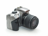 Canon EOS 300D cu obiectiv Canon EF-S 18-55