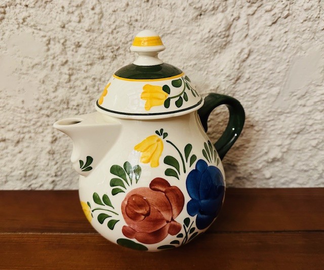 CEAINIC DIN PORTELAN VILLEROY &amp; BOCH COLECTIA &quot;BAUERNBLUME&quot;- HANDMALEREI H21,5CM
