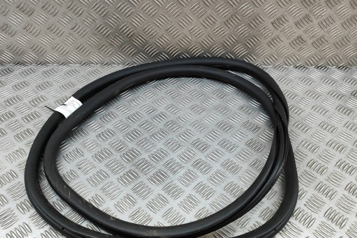 Garnitura ușă dreapta spate CITRO&Euml;N DS7 Crossback 2023 OEM: 9815699180 | 27952626