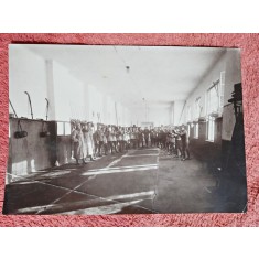 Fotografie, militari in sala de sport, perioada interbelica