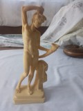 Statueta femeie
