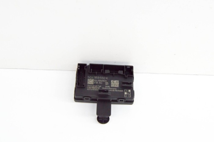 Modul de control ușă dreapta față SKODA OCTAVIA III Combi 5E5 2019 OEM: 5Q4959592K,A2C7678130500 17866536