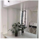 Cumpara ieftin Set 174 Oglinzi Acrilice din PVC, Autoadezive pentru Decorarea Peretilor, Argintiu, 300 x 100 cm, Premium, RIF