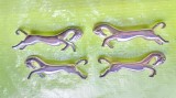 F798-Set 4 statuiete mici-Caluti alama argintata 9/3 cm. Stare buna.