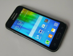 Telefon Samsung Galaxy J1 J100h folosit cu garantie foto