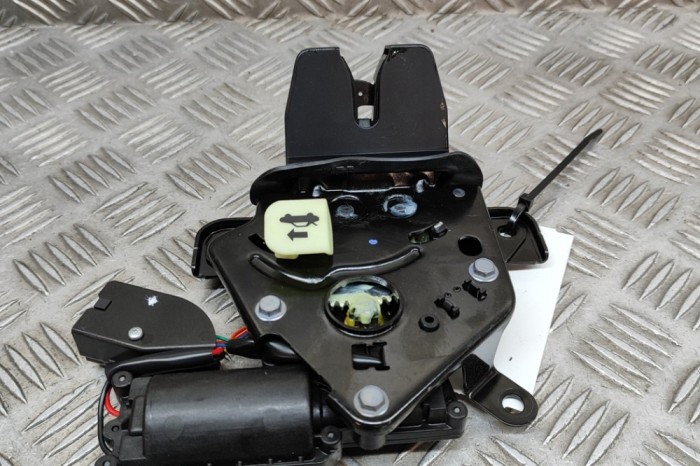 &Icirc;ncuietoare haion TESLA MODEL 3 2023 OEM: 1500604-CN-B | 22061072