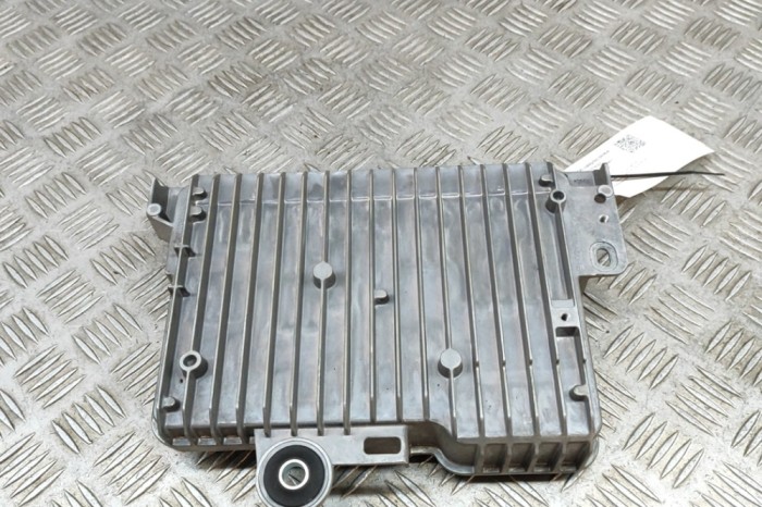 TESLA MODEL Y 2023 OEM: 1583991-03-C,1497324-00-H SKU: 23518321