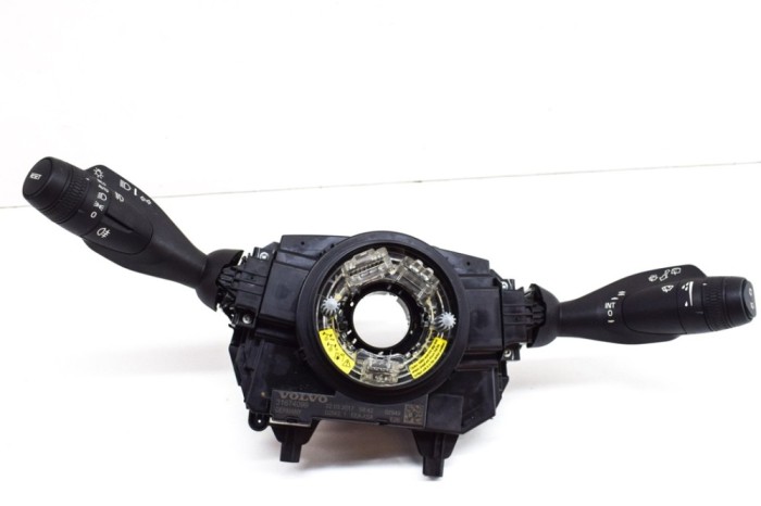 Maneta semnalizare ștergătoare VOLVO XC90 II 2017 OEM: 31674099 17944941