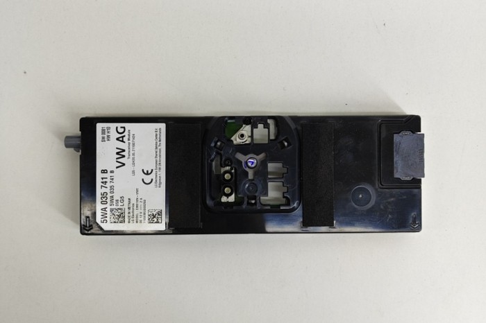 Amplificator de antena VW GOLF VIII CD1 2022 OEM: 5WA035741B 22344186