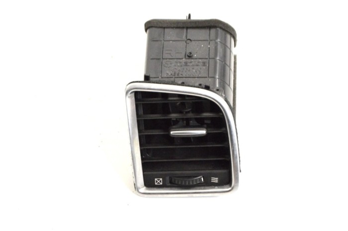 Gura de ventilație planșa de bord MAZDA 6 Sedan GJ, GL 2014 OEM: KD4564730 13735331