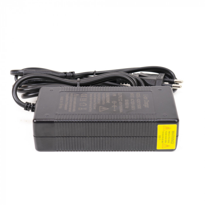 Resigilat : Alimentator PNI TKCH9 230V-42V 1.5A pentru Trotinete electrice