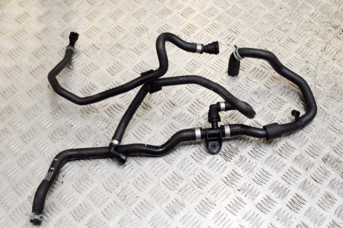 Furtun de lichid de răcire VOLVO XC60 II 246 2019 OEM: 32222707 13873964