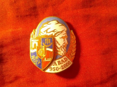 Insigna Aniversara ARAD 1050 Ani Stema comunista si Profil Decebal m metal si email , h=3.3cm foto