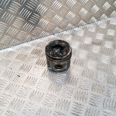 Piston CITRO&amp;Euml;N C5 II RC_ 2005 OEM: 0628N3 | 2722614 foto