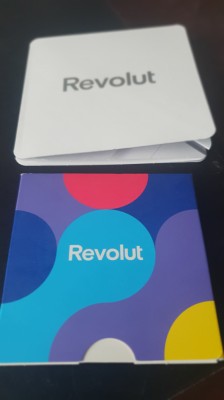 Ambalaj corespondenta card Revolut foto