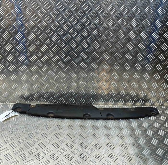 Scut motor central spate BMW 5 G30 2020 OEM: 7399329