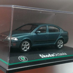 Macheta Skoda Octavia 2 Sedan (verde deschis) - Abrex 1/43