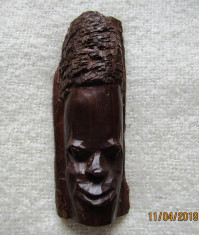 Sculptura africana in lemn vechi de Mpingo(Dalbergia Melanoxylon).Aprox. 12cm. foto