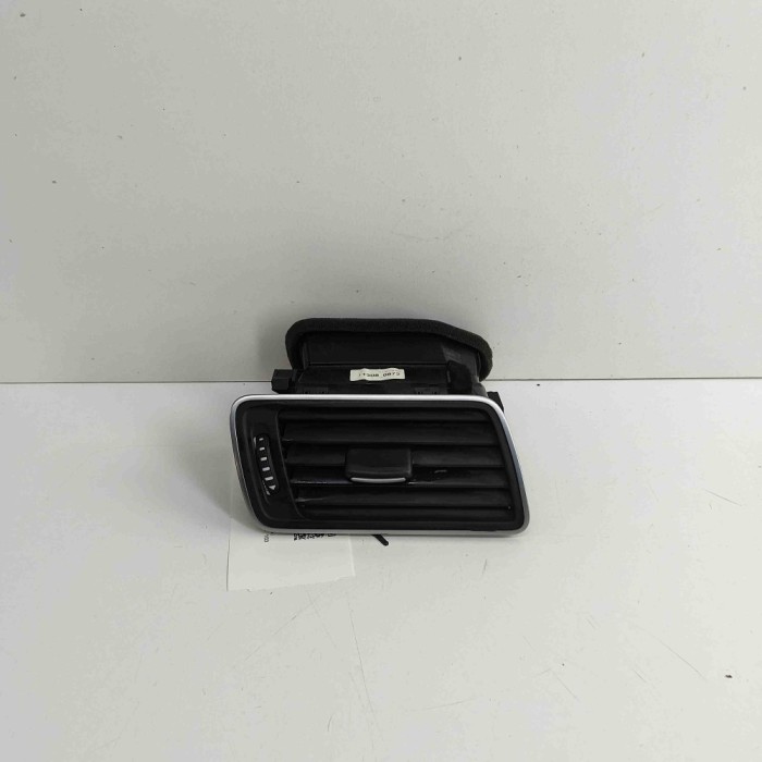 Gura de ventilație planșa de bord VW PASSAT Variant B7 365 2012 OEM: 3AB819702A 30055103