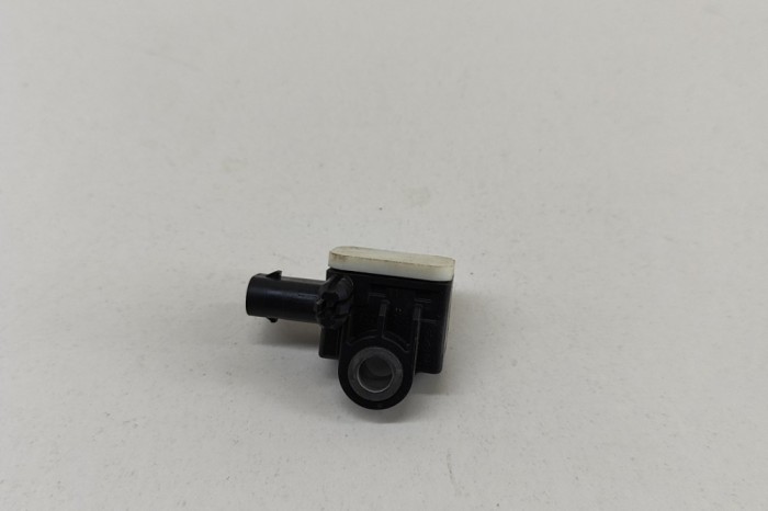 Senzor de impact dreapta față MASERATI GHIBLI M157 2016 OEM: A1668210151,56054085AA 26957137