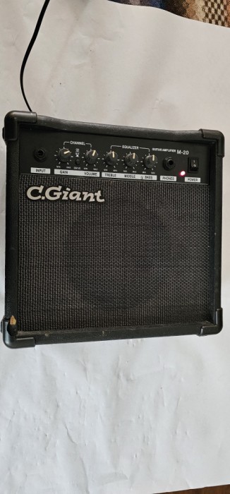 Amplificator Chitara C GIANT M20 . NEPROBATA !