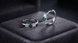 Cercei Huggie din Argint 925 cu Zirconiu Verde Smarald si Cristal