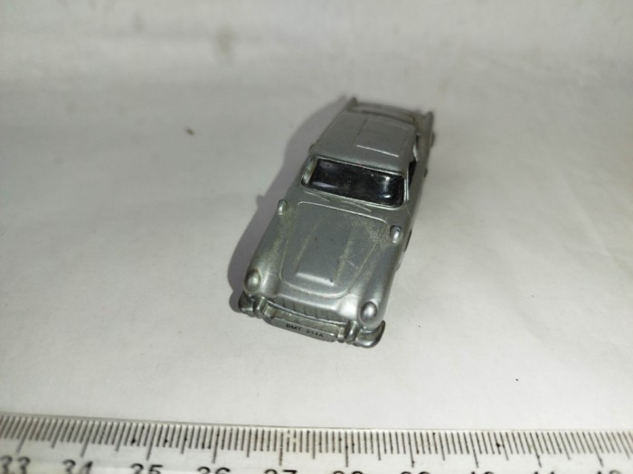 bnk jc Corgi Juniors Aston Martin DB4