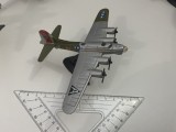 Macheta MAISTO: avion B-17 Flying Fortress