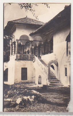 bnk cp Manastirea Hurezi - O parte din corpul cladirii - 1930 - uzata foto