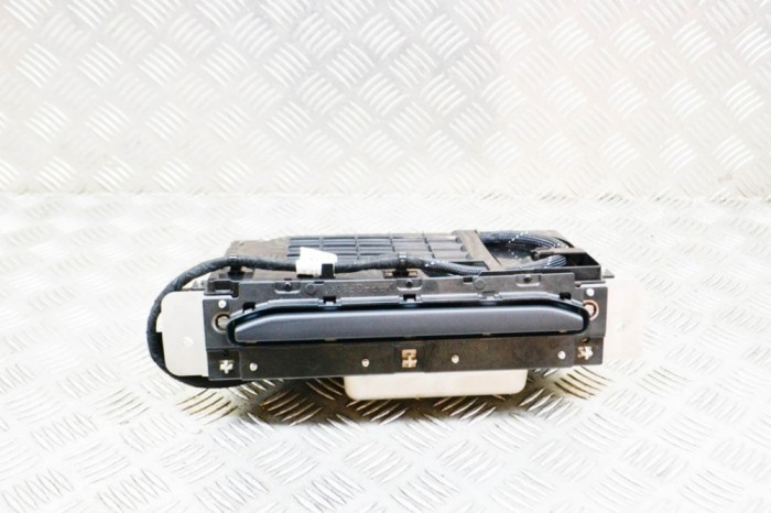 Ecran de navigație AUDI Q7 4M 2016 OEM: 4M0857273A,4M0857974A,4M0919605 14002435