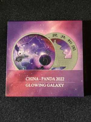 China &amp;ndash; 10 Yuan &amp;ndash; Panda 2022 &amp;ndash; Monedă de culoare argintie Galaxie luminoasă foto