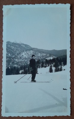 Fotografie, Stella, mama lui Geo Litarczek, parintele radiologiei romanesti, la Predeal pe partia Cioplea, 1935 foto