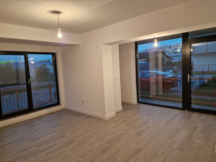 Apartament 2 camere pretabil spatiu comercial