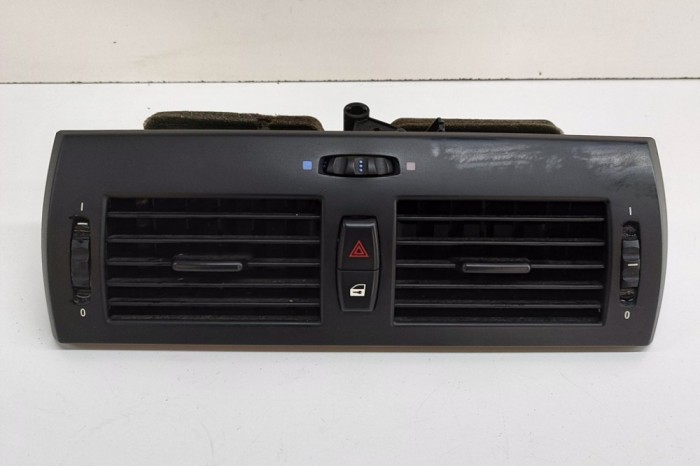 Gura de ventilație planșa de bord BMW X3 E83 2004 OEM: 3400074 29373567