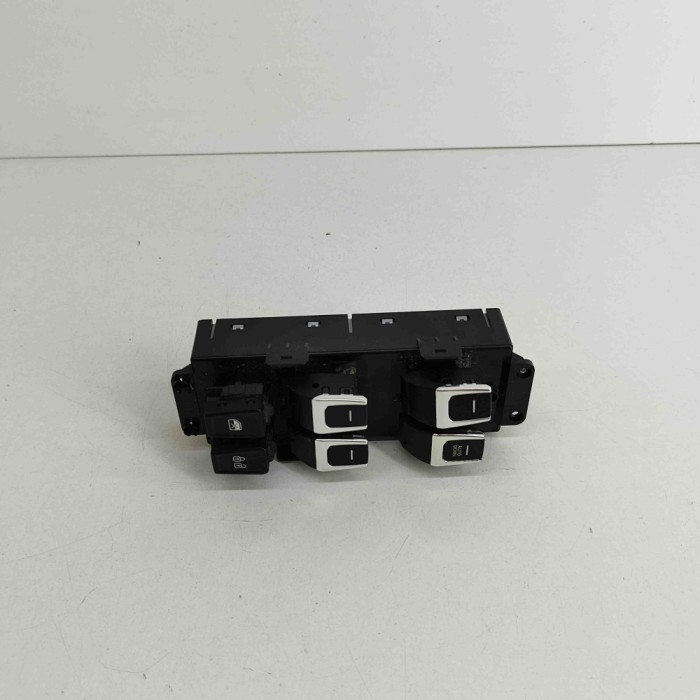 Buton geam ușă dreapta față SSANGYONG KORANDO C300 2022 OEM: 85812-39000 26366675
