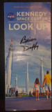 Brosura NASA Kennedy Space Center cu autograf original astronaut Brian Duffy