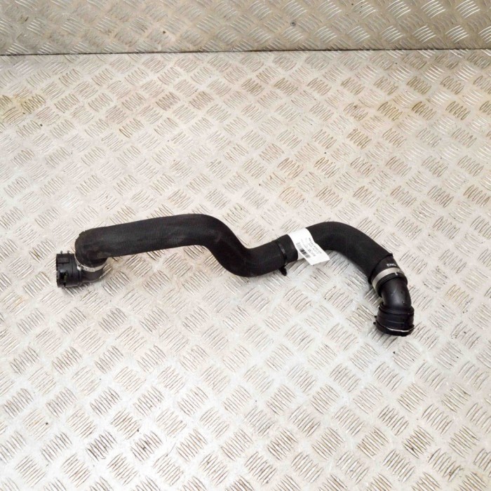 Furtun de lichid de răcire JAGUAR F-PACE X761 2022 OEM: M8A2-8260-EB 16025671