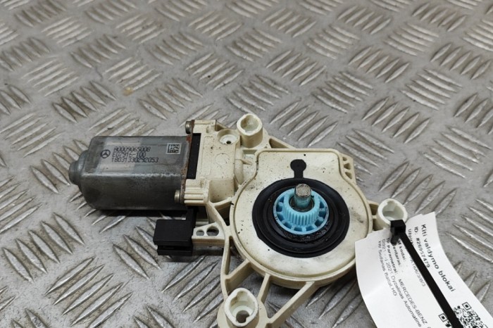 Motor macara geam ușă dreapta spate MERCEDES-BENZ C W206 2021 OEM: A0009065008 26957479