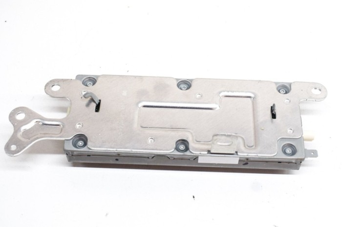 Alt modul de control TESLA MODEL 3 2022 OEM: 1079755-00-E 20411057