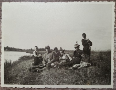 Grup de vanatori romani din perioada interbelica// fotografie foto